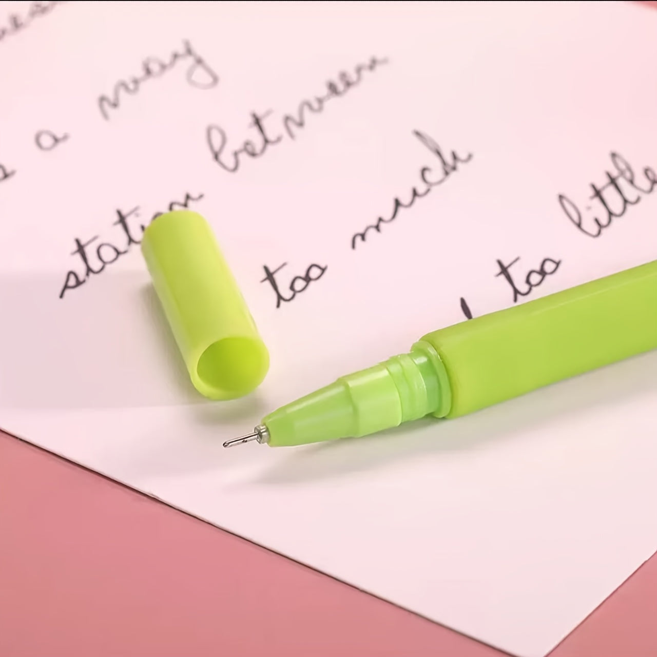 1 dona Atirgul Gel Qalam to'plami, 5 dona, 0.5 mm qora siyohli to'ldiruvchi qalam, silikon gullar dizaynida - O'qituvchilar kuni yoki Sevgi kuni uchun sovg'a berish uchun mukammal.