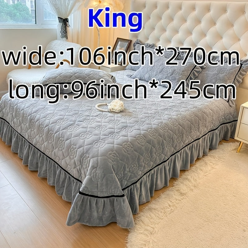 Ultra-Soft Milk Velvet Quilted Bedspread with Lace Detailing Hypoallergenic Breathable Solid Color Black Piping