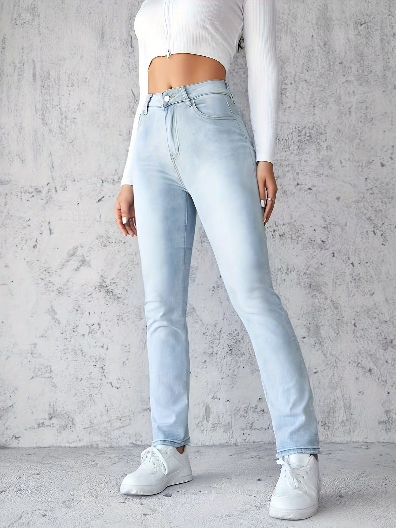 Women's Light Blue Distressed High-Waisted Straight Leg Jeans with Pockets
