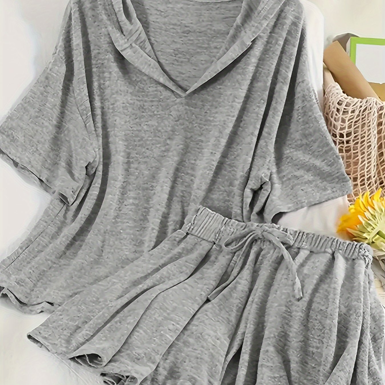 Bahor/Yoz Ayollar uchun Tasodifiy To'plam: Qisqa Yengli Xuddi Yuzi va Elastik Shortlar