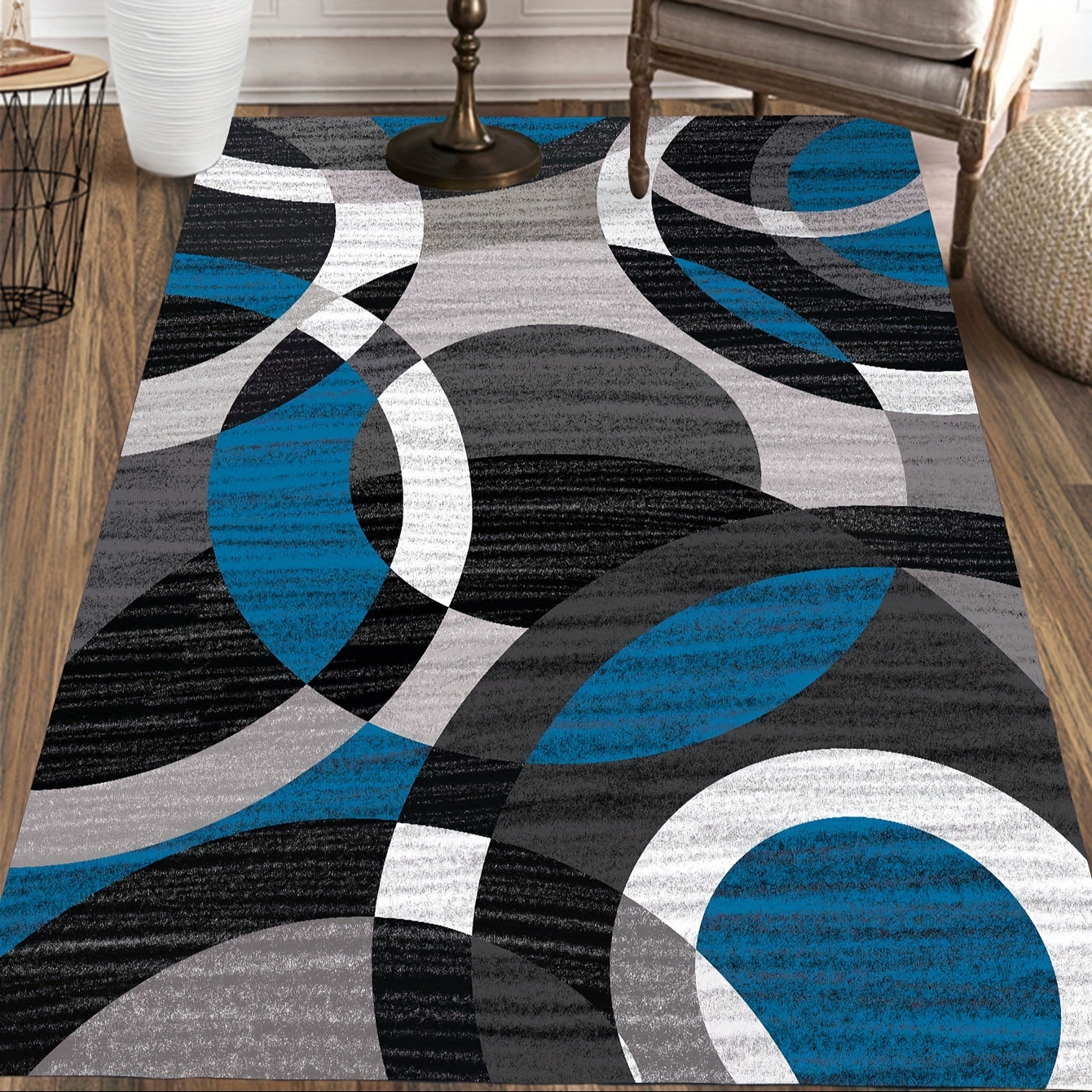 Modern Geometric Non-Slip Floor Mat for Living Room and Bedroom, Easy to Clean Polyester