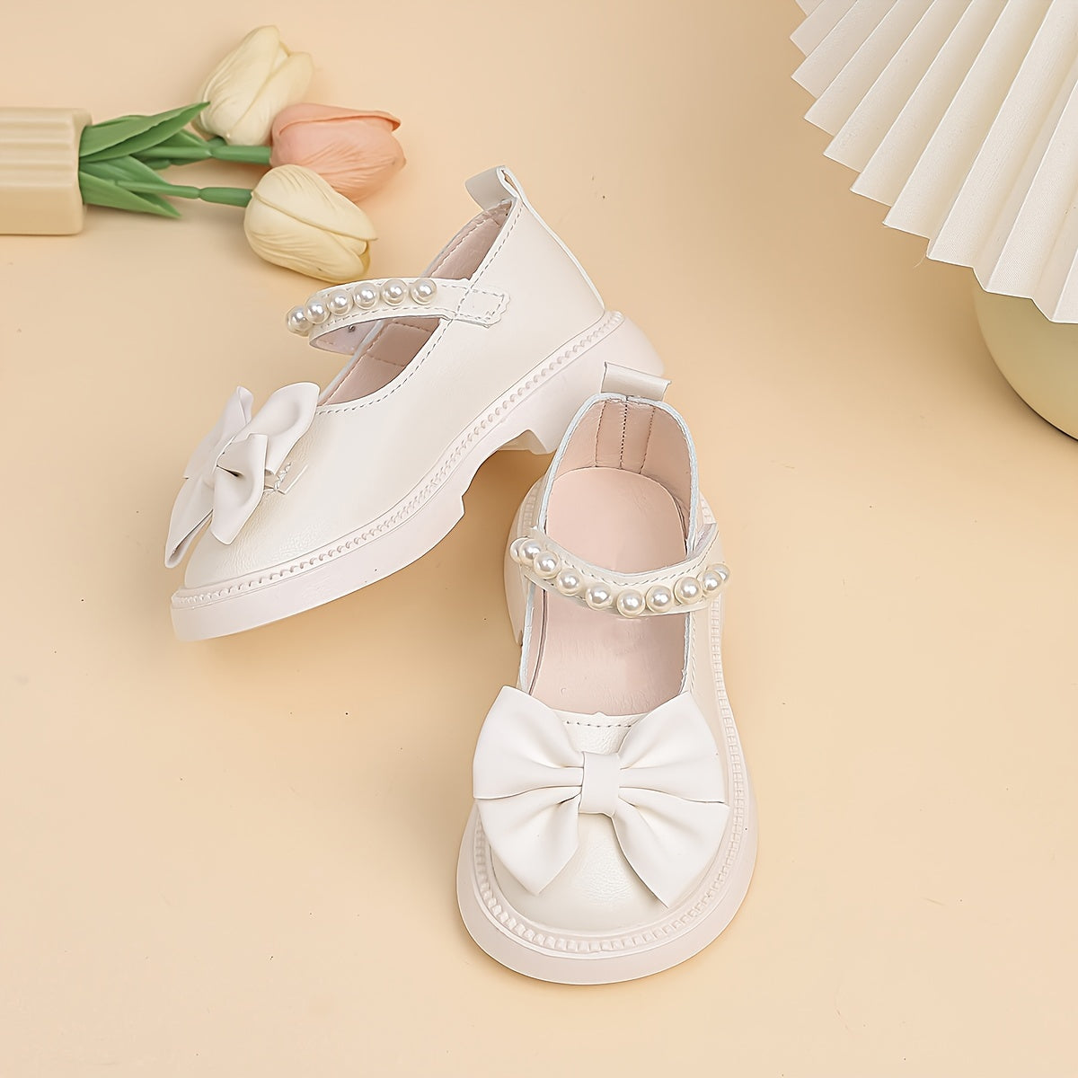 2024 yil kuz yangi qizlar poyabzallari: xorijiy savdo kamonli malika poyabzallari, chaqaloq slip-on loafers, tasodifiy poyabzallar.