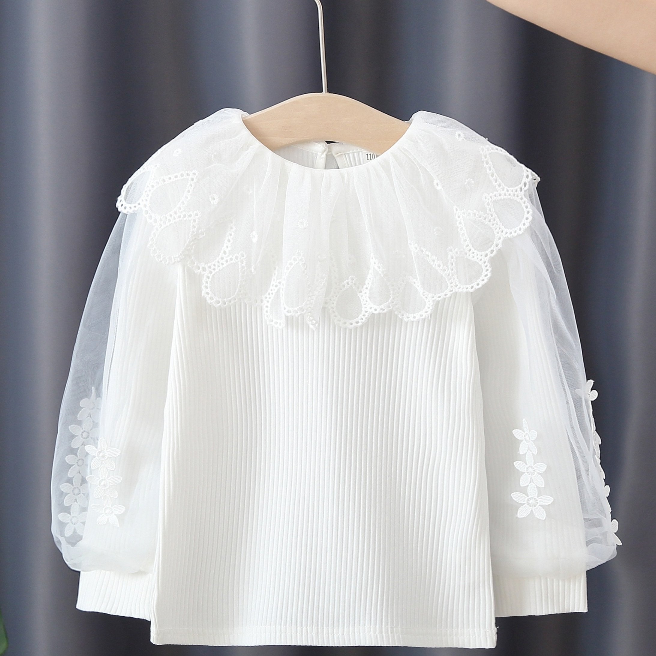 Girls' Long Sleeve Ruffled Knit Top with Flower Lace Splicing and Puff Sleeves