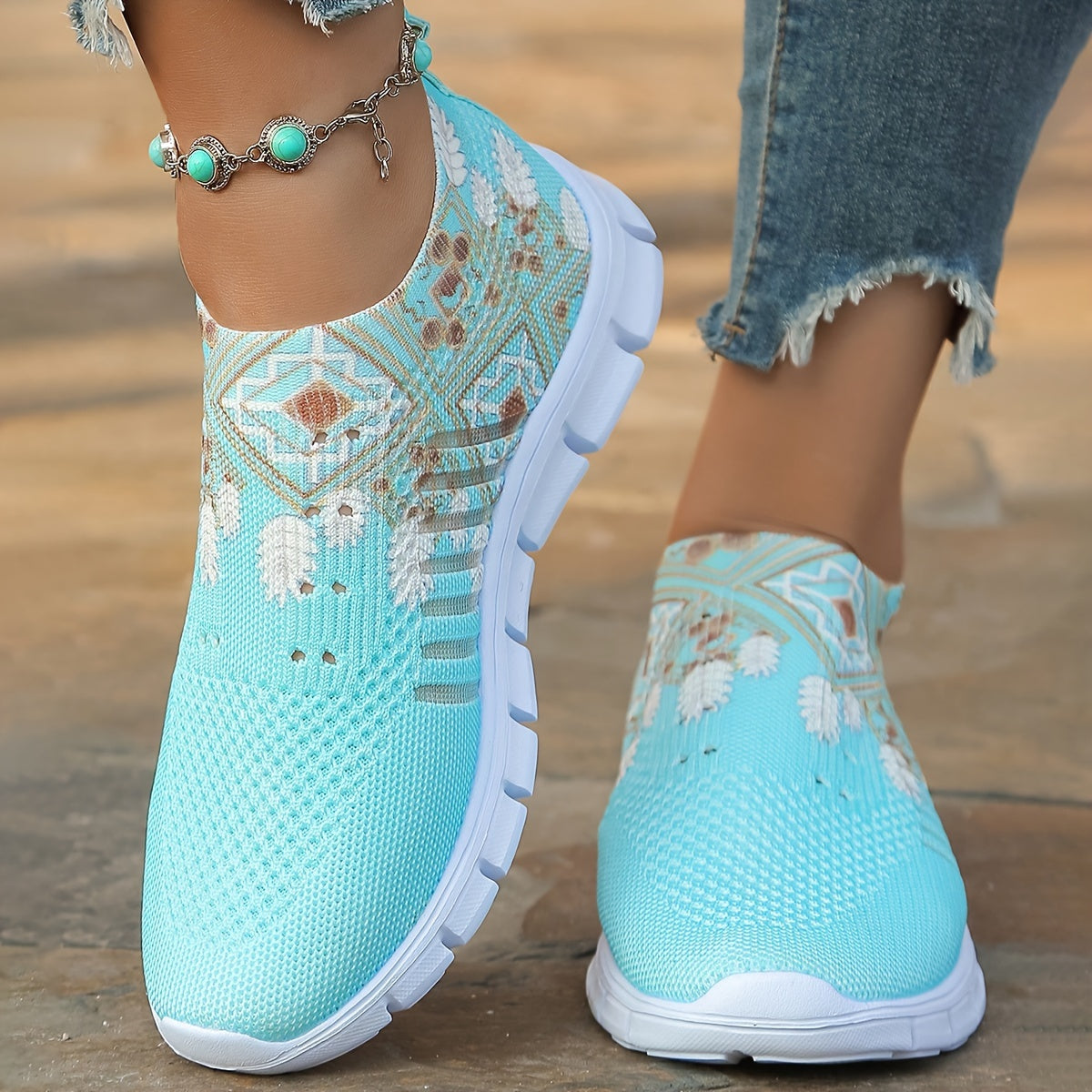 Women's Slip-On Sneakers Breathable Lightweight Low Top Walking Shoes