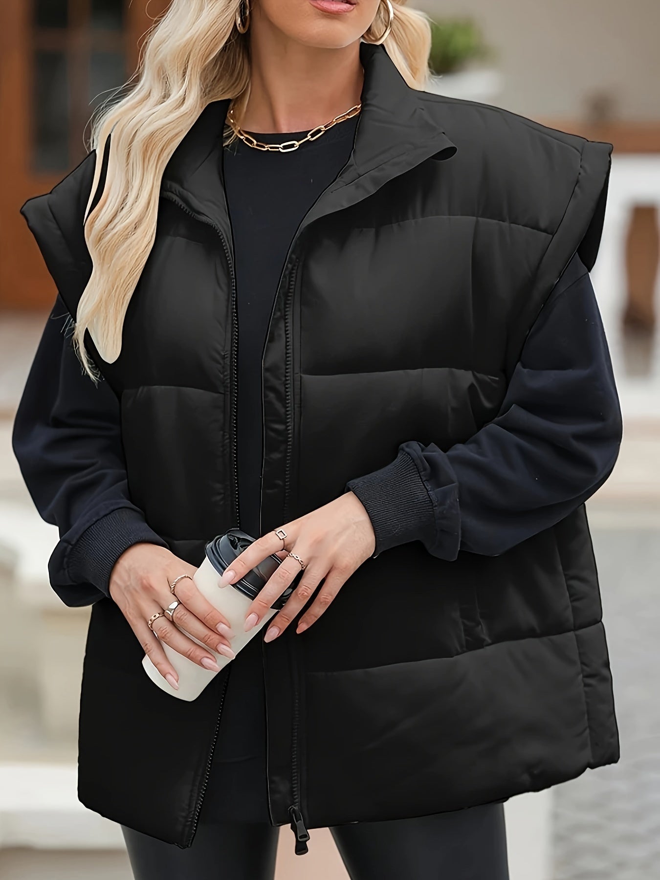 Женский жилет без рукавов большого размера в однотонном цвете