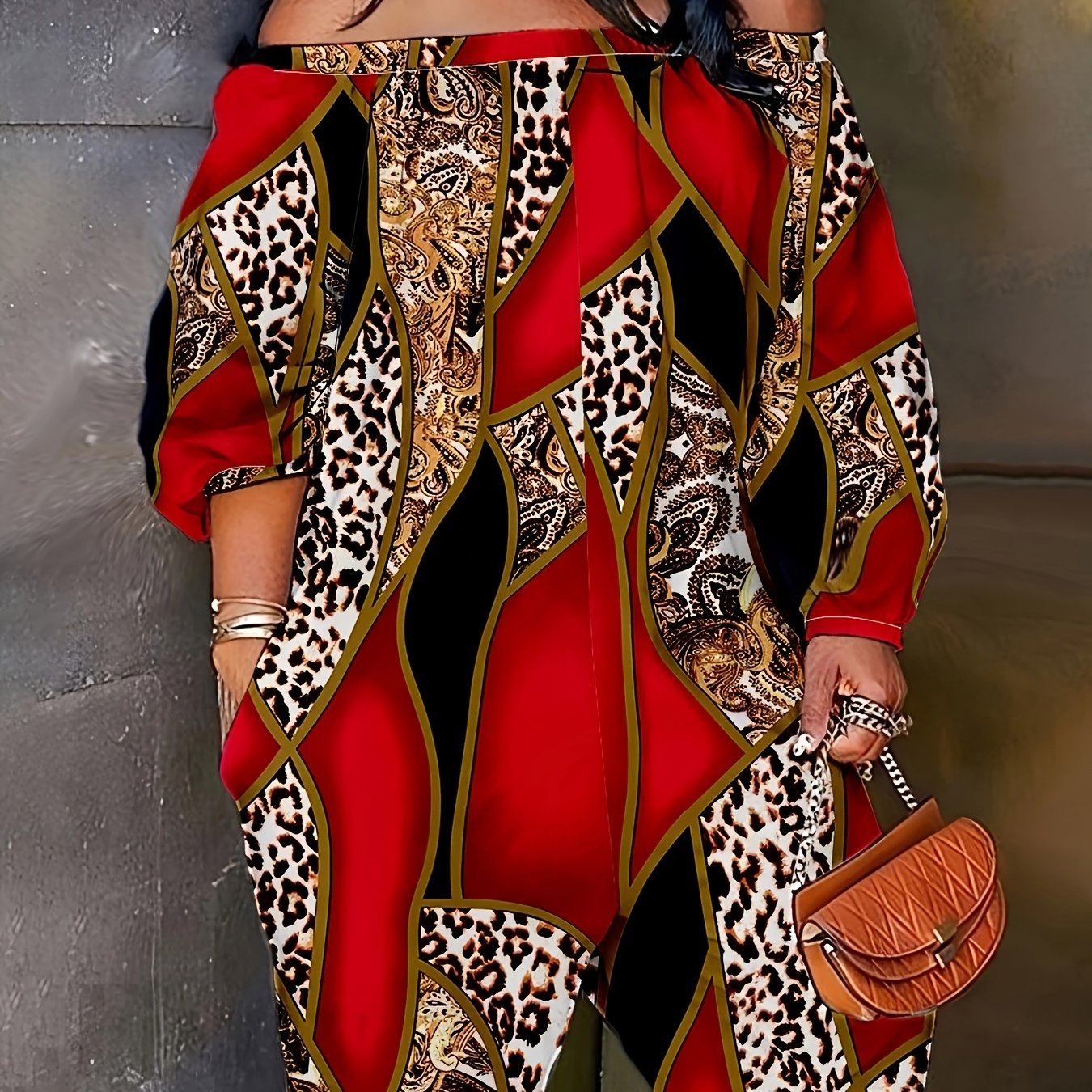 Mono de verano casual para mujer de talla grande con escote en los hombros y estampado abstracto en color beige de poliéster