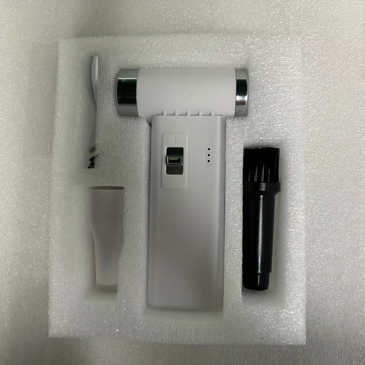 Компактный ручной вентилятор с бесщеточным мотором, перезаряжаемой литиевой батареей, для использования внутри и снаружи, охлаждение