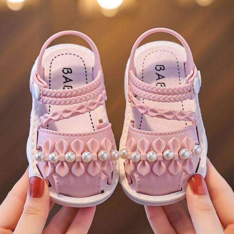 Girls' PVC Cartoon Sandals with Buckle Closure Non-Slip Sole Breathable Summer Shoes for Toddlers and Girls