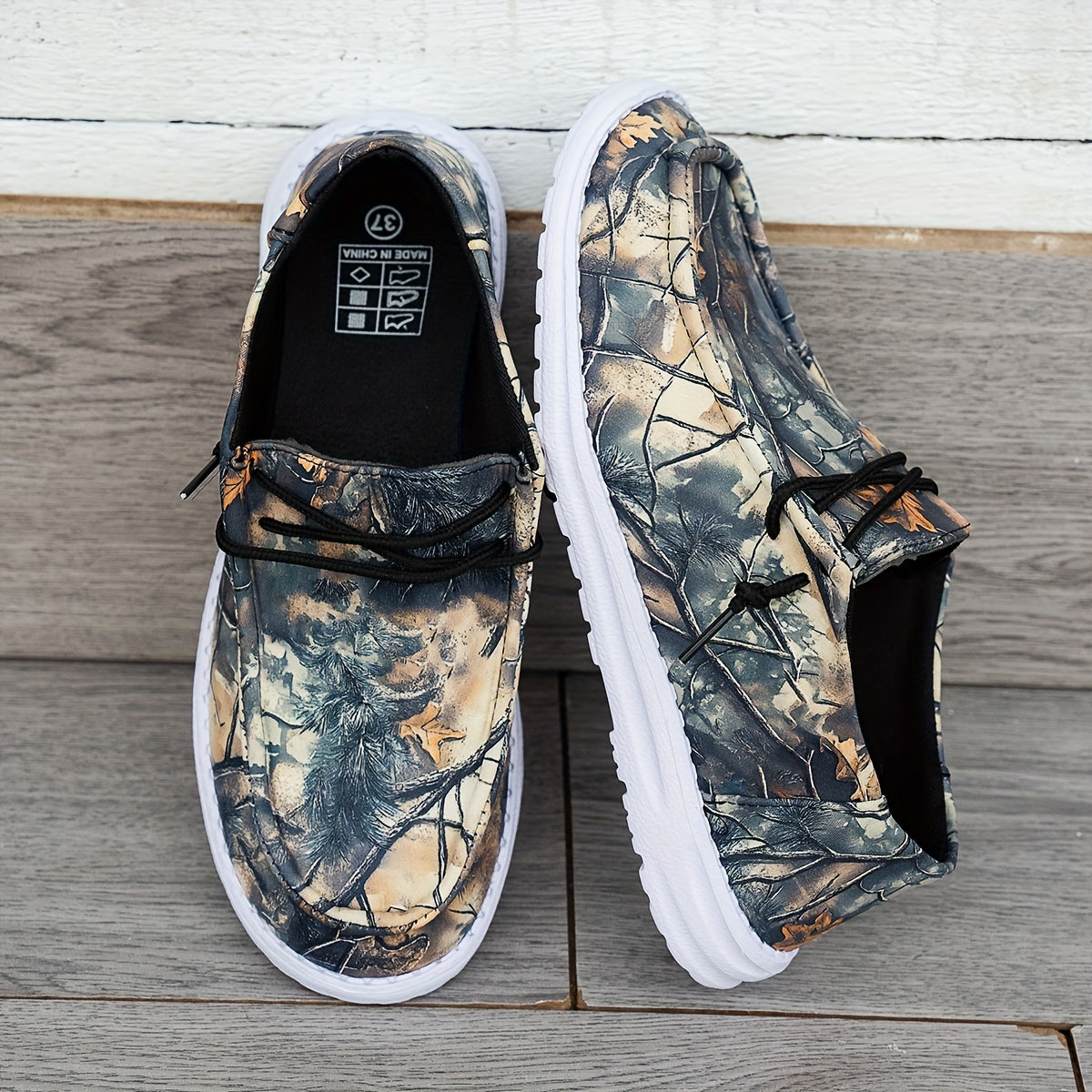 Women's Casual Sneakers Fabric Upper Round Toe All-Season Tree Pattern
