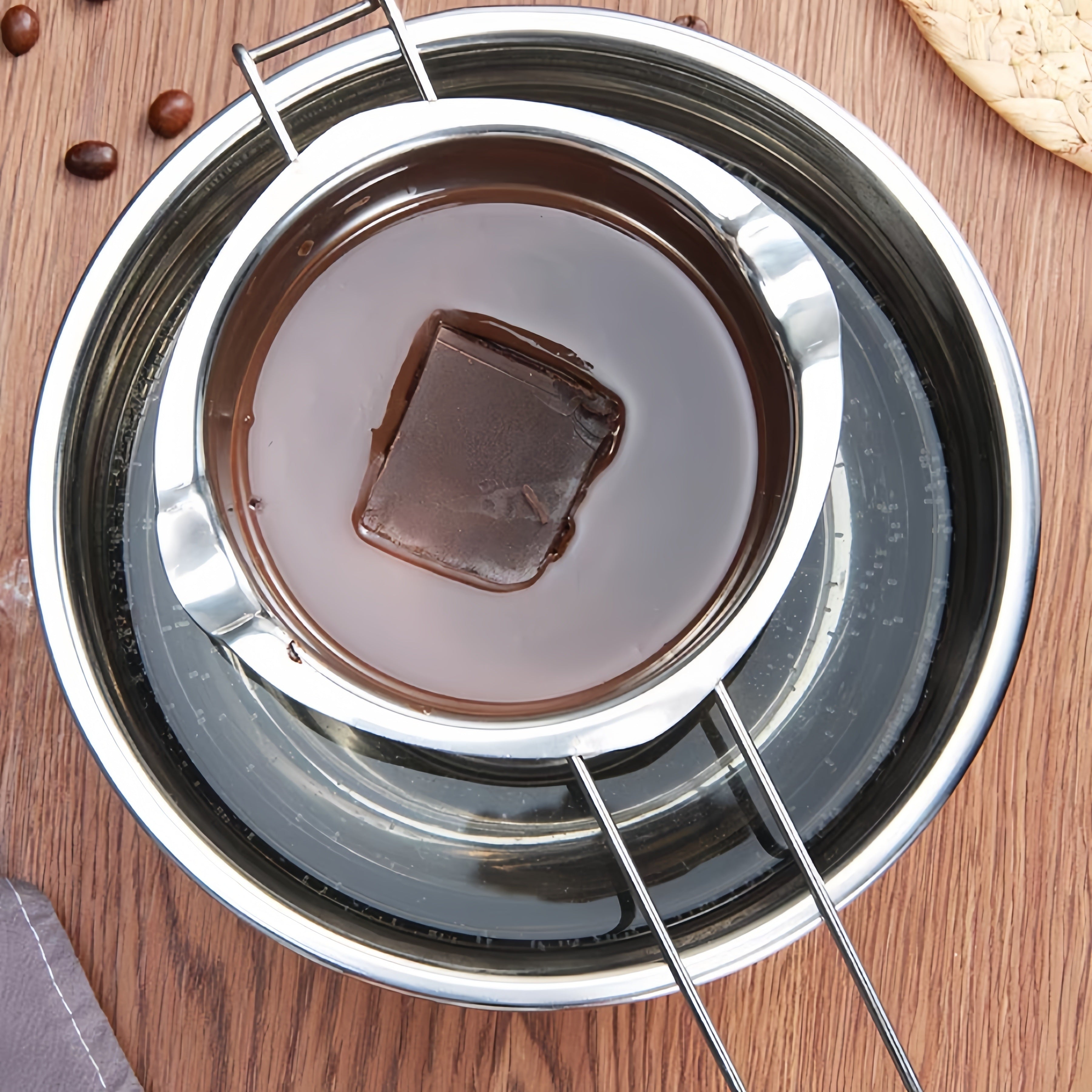 1-шт. нержавеющая сталь двойной котелок идеально подходит для растапливания шоколада, подогрева масла, брызг масла, нагрева масла и растапливания воска. Универсальный кухонный инструмент, который является незаменимым гаджетом и аксессуаром для кухни.