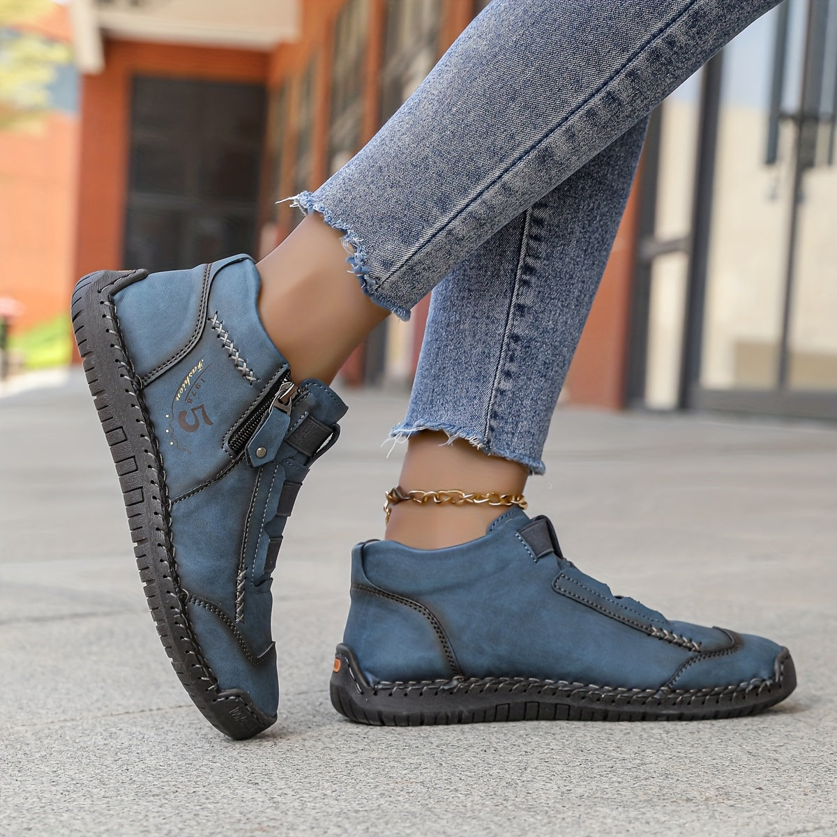 Women's All-Season Hand-Stitched British Style Lace-Up Cross Training Shoes in Multiple Colors