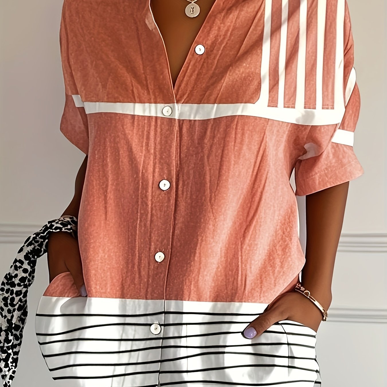 Ayollar uchun keng model qisqa ko'ylak, geometrik rang blokli, yozgi plyaj kiyimi