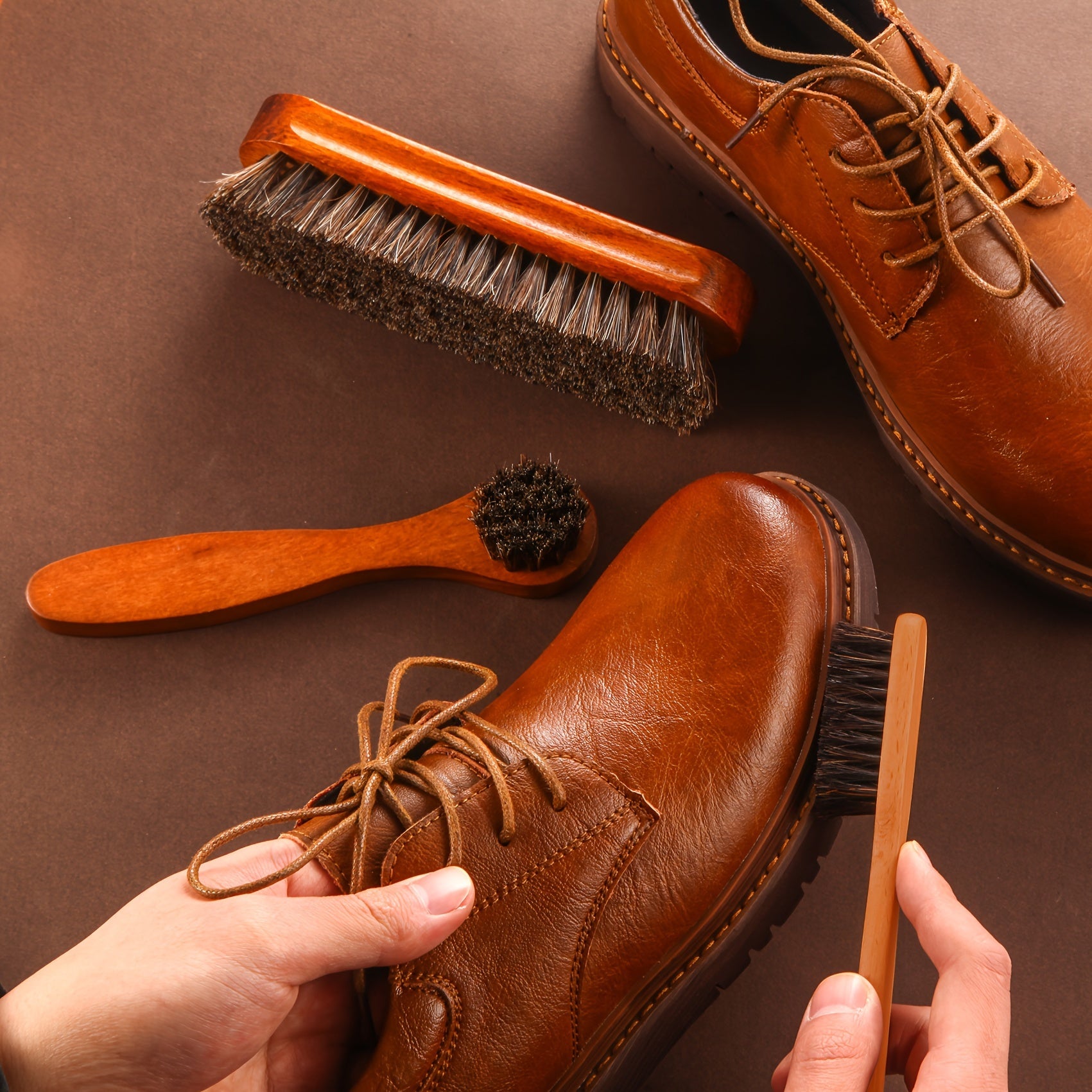 Ot junidan tayyorlangan tozalash cho'tkasi to'plami, yog'och tutqichi, yumshoq tuklar, qayta ishlatiladigan, elektr energiyasini talab qilmaydi, turli tozalash vazifalari uchun ko'p komponentlar. Avtomobil ichki qismi, kiyimlar uchun ideal.