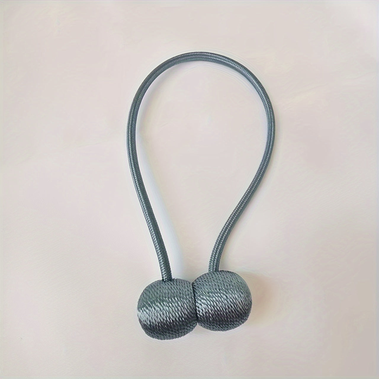 Cierre de cortina magnético con extremos esféricos dorados para soporte de cortina de ducha en baño