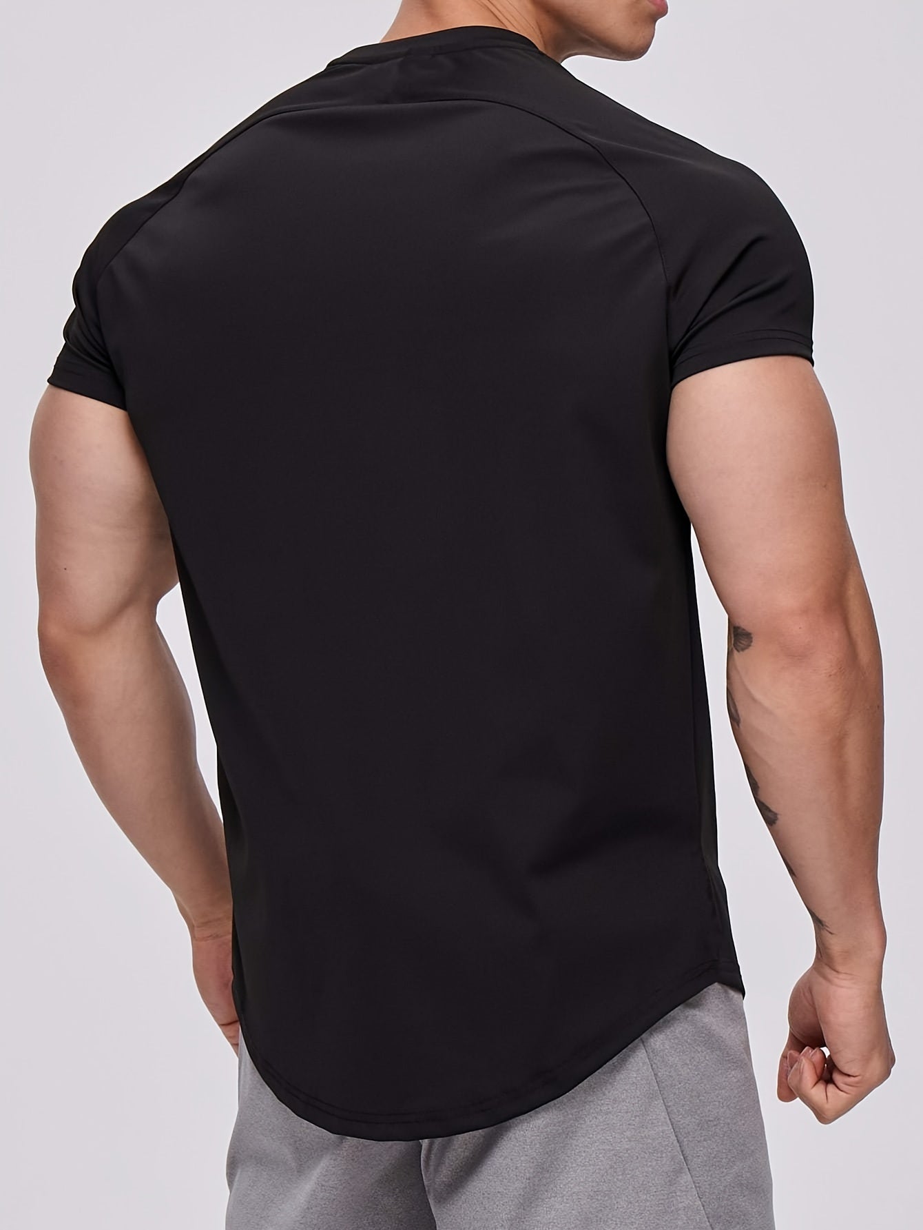 Men's Summer Sports T-Shirt Polyester Solid Crew Neck Slim Fit