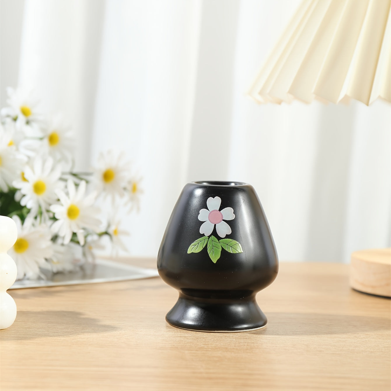 Keramika Matcha choy shlyapa tutqich uchun bambuk Chasen asbob va maydalagich cho'tkasi bilan stand