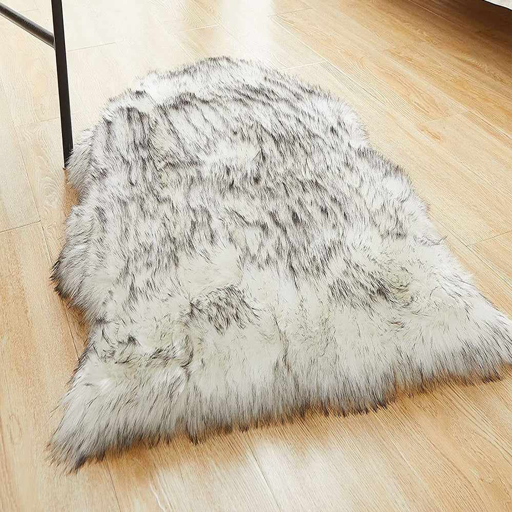 Plush Sheepskin Rug for Bedroom and Living Room Soft Faux Fur Floor Covering