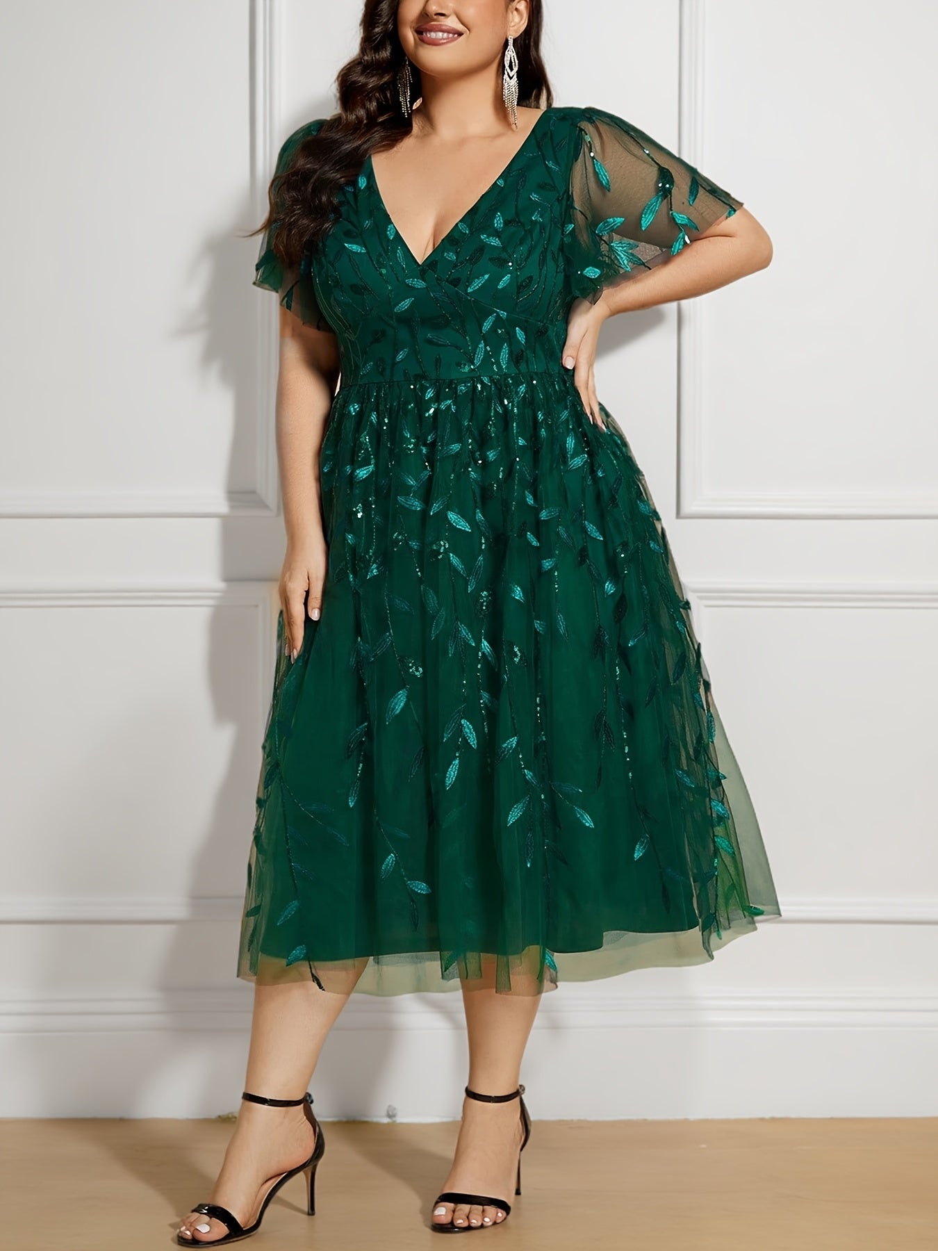 Plus Size Women's Mesh Cocktail Dress for Evening Parties and Formal Events