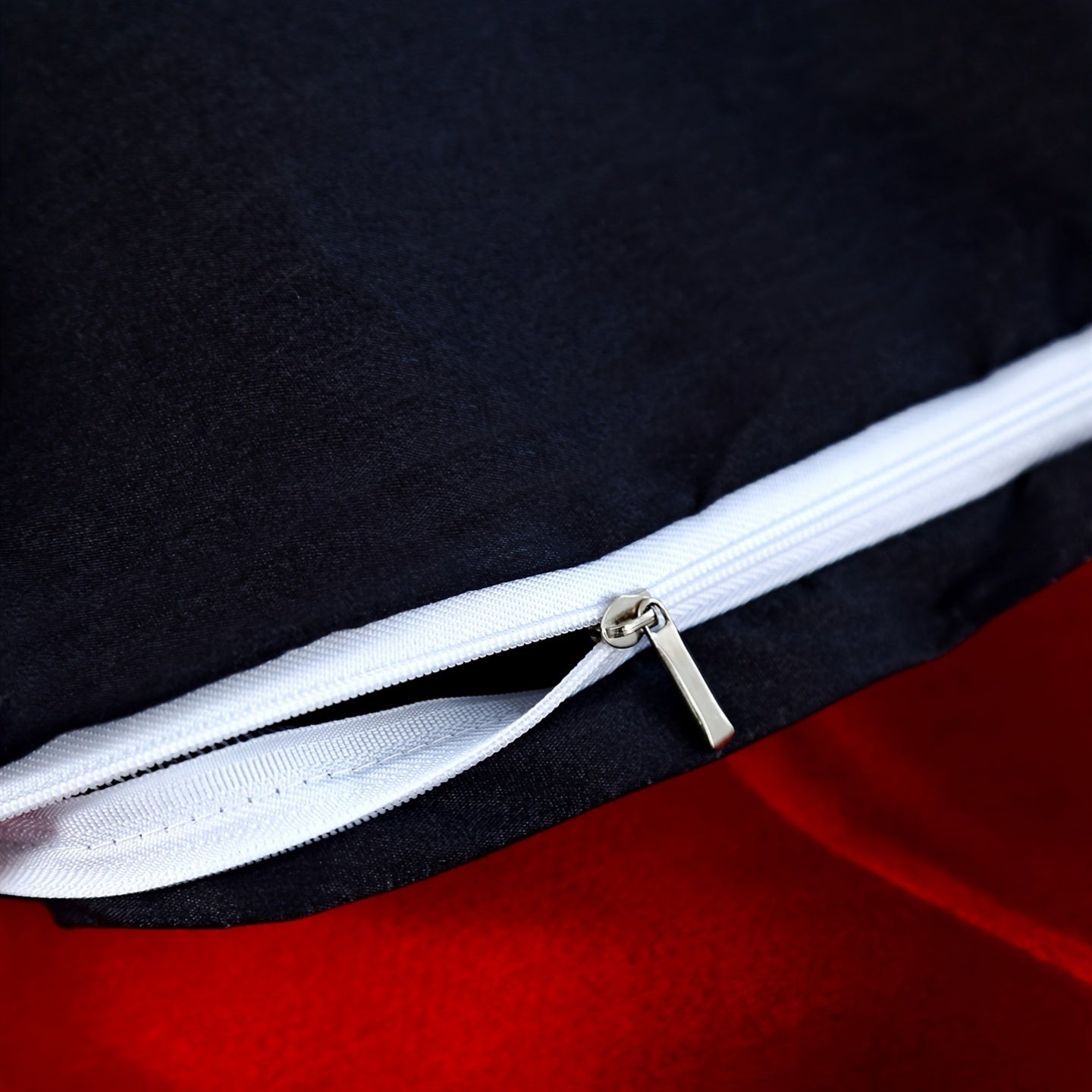 Floral Comforter Set with Duvet Cover and Pillowcases Breathable Polyester All-Season Zipper Closure