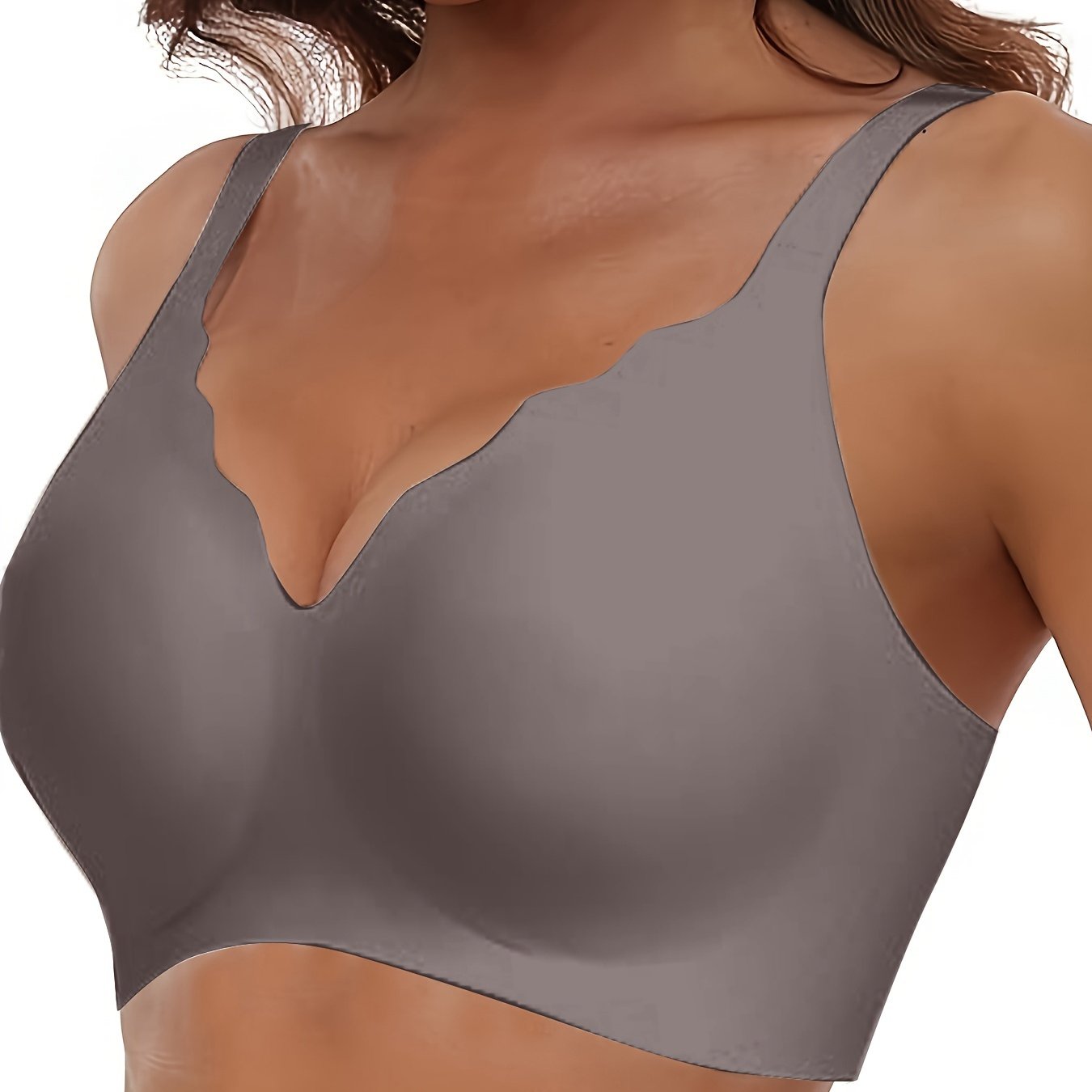 Wireless Seamless Push-Up Bra with Deep V-Neck and Scalloped Design for Comfort