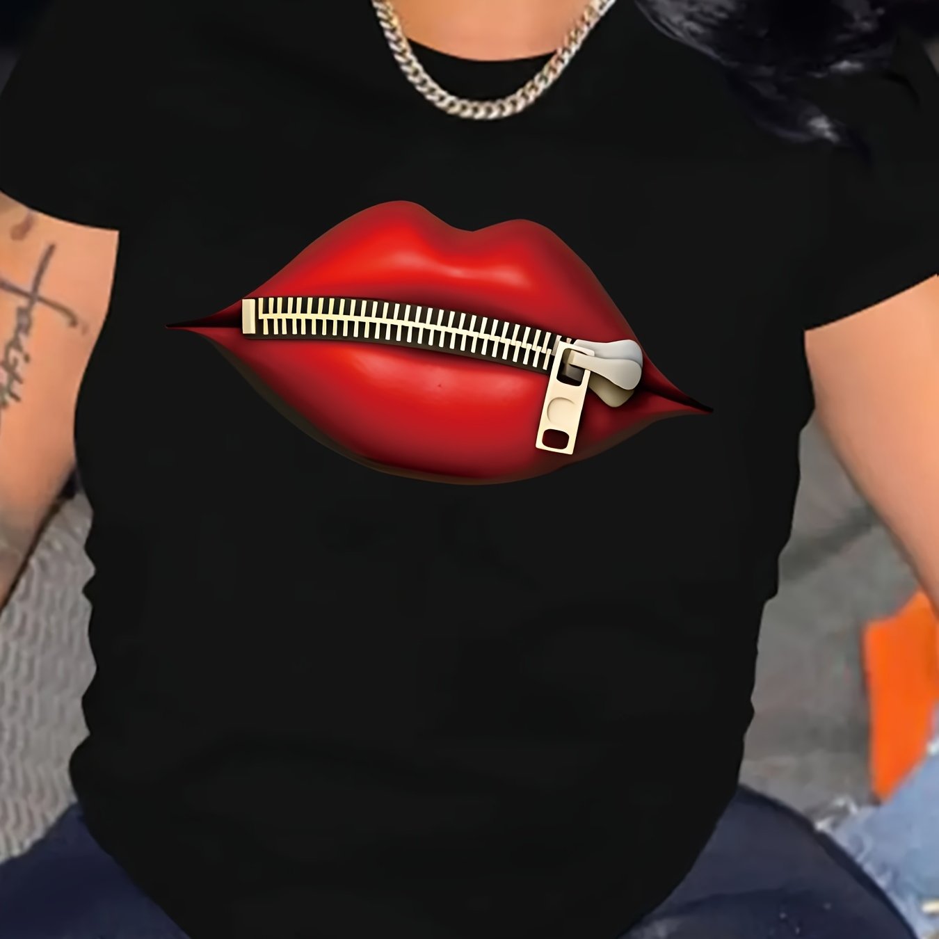 Plus Size Women's Casual T-Shirt with Geometric Lip Print Short Sleeves Polyester Knit