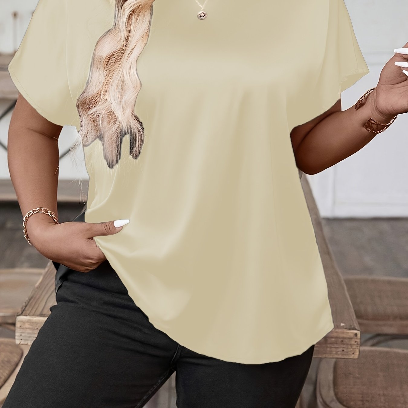 Plus o'lcham ayollar uchun kundalik to'qilgan qisqa qo'lli kofta, bir rangli yozgi kiyim