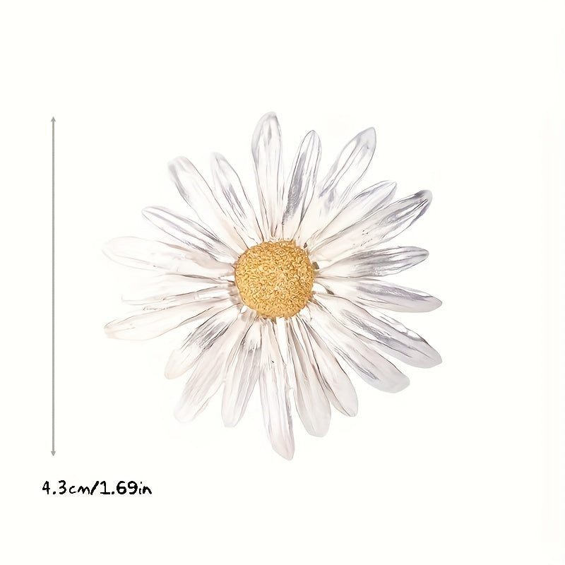 Small Daisy Brooch in Retro Style Silver Anti-Glare Elegant Jewelry