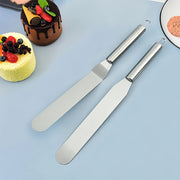 Buxoro po'latdan tayyorlangan tortni tozalash uchun to'g'ri va egilgan chetlar bilan to'plam