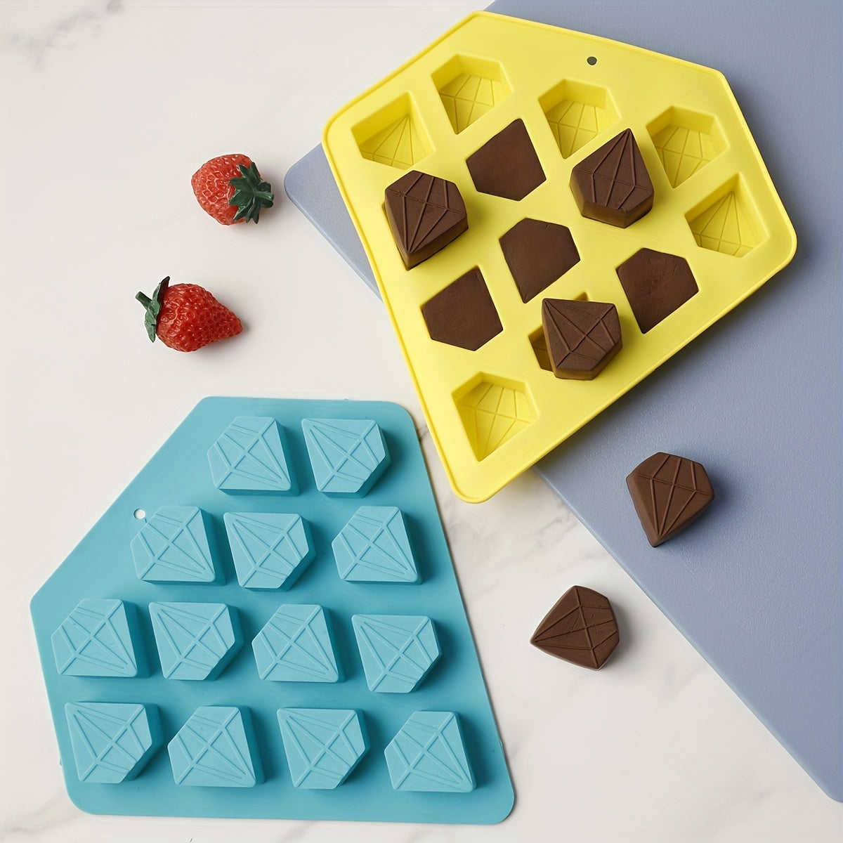 Unisex Silicone Ice Tray Mold for Elegant Cocktails and Beverages