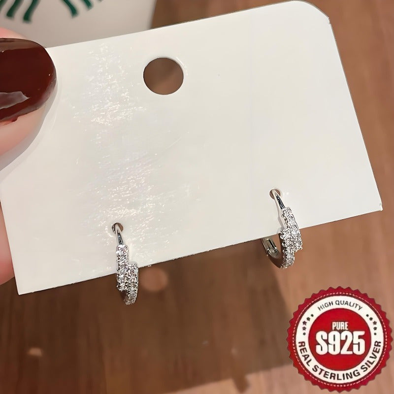 1 juft zamonaviy, retro S925 sterling kumush sirg'alar, sintetik Zirconia toshlari bilan ikki qatorli geometrik tartibda, hashamatli va zamonaviy ko'rinish uchun nafislik bilan.