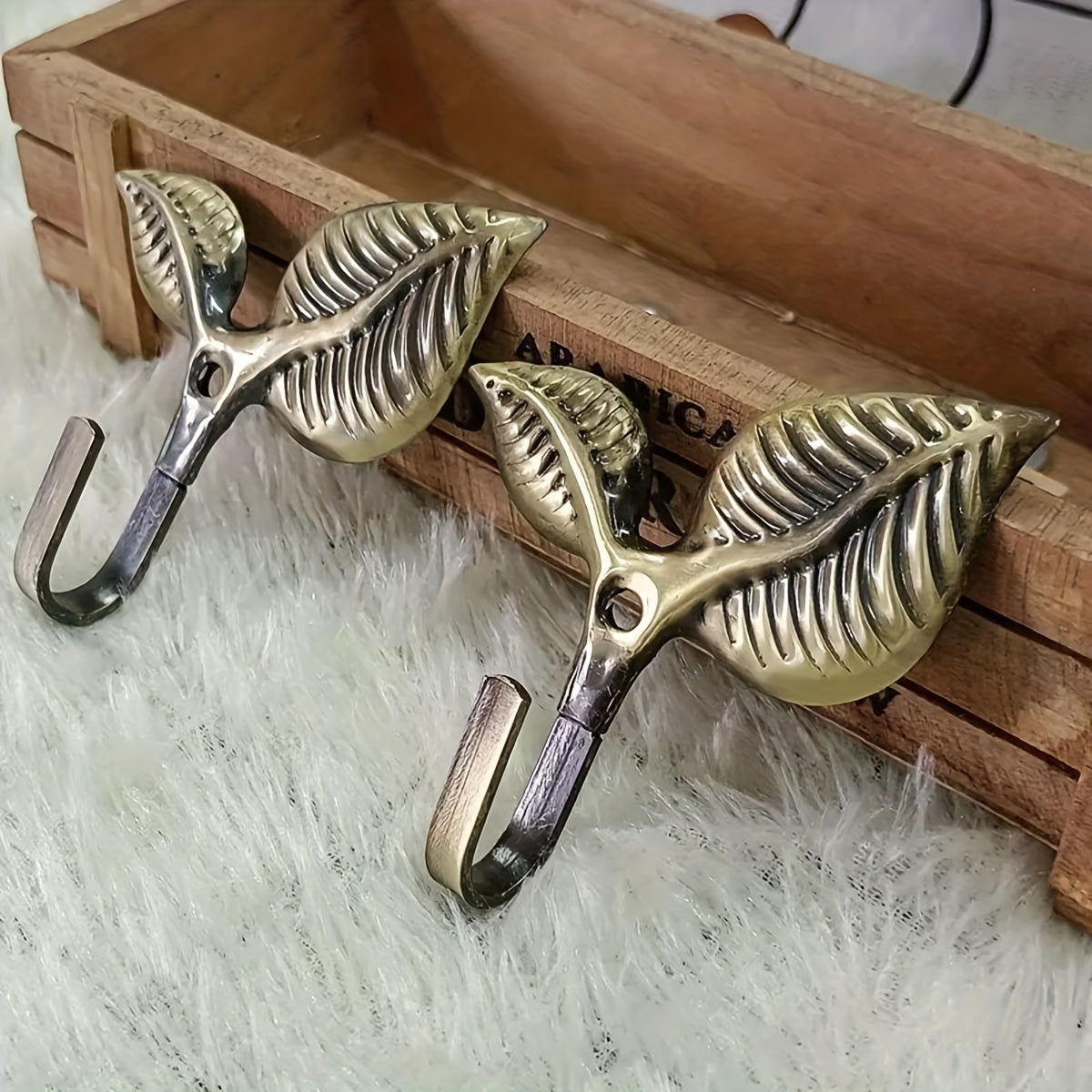 Set of 2 Modern Minimalist Gold Leaf Curtain Hooks for Living Room and Office