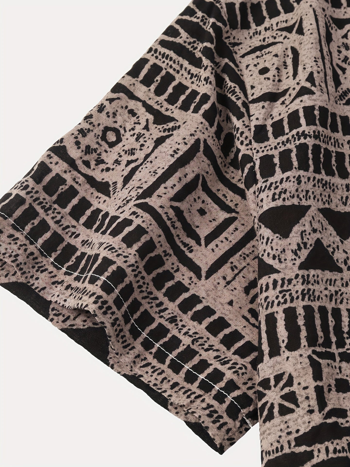 Men's Cotton Blend Short Sleeve Button-Up Shirt with Geometric Print for Summer