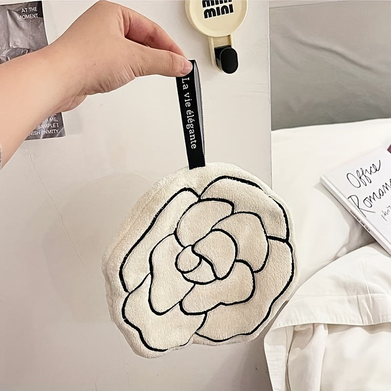 3 ta fransuz super yumshoq kameliya qo'l sochiq, hojatxona bezatish uchun so'ruvchan koral velur material va zamonaviy geometrik naqsh bilan.