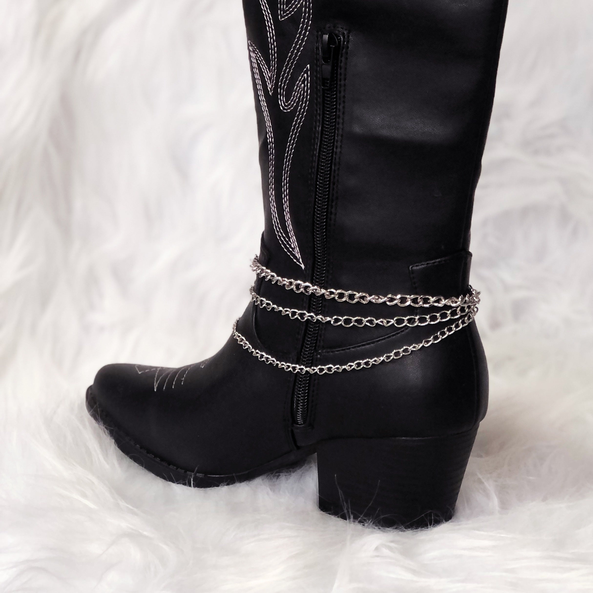 Women Western Boot Chain with Turquoise Beads and Tassel Pendant