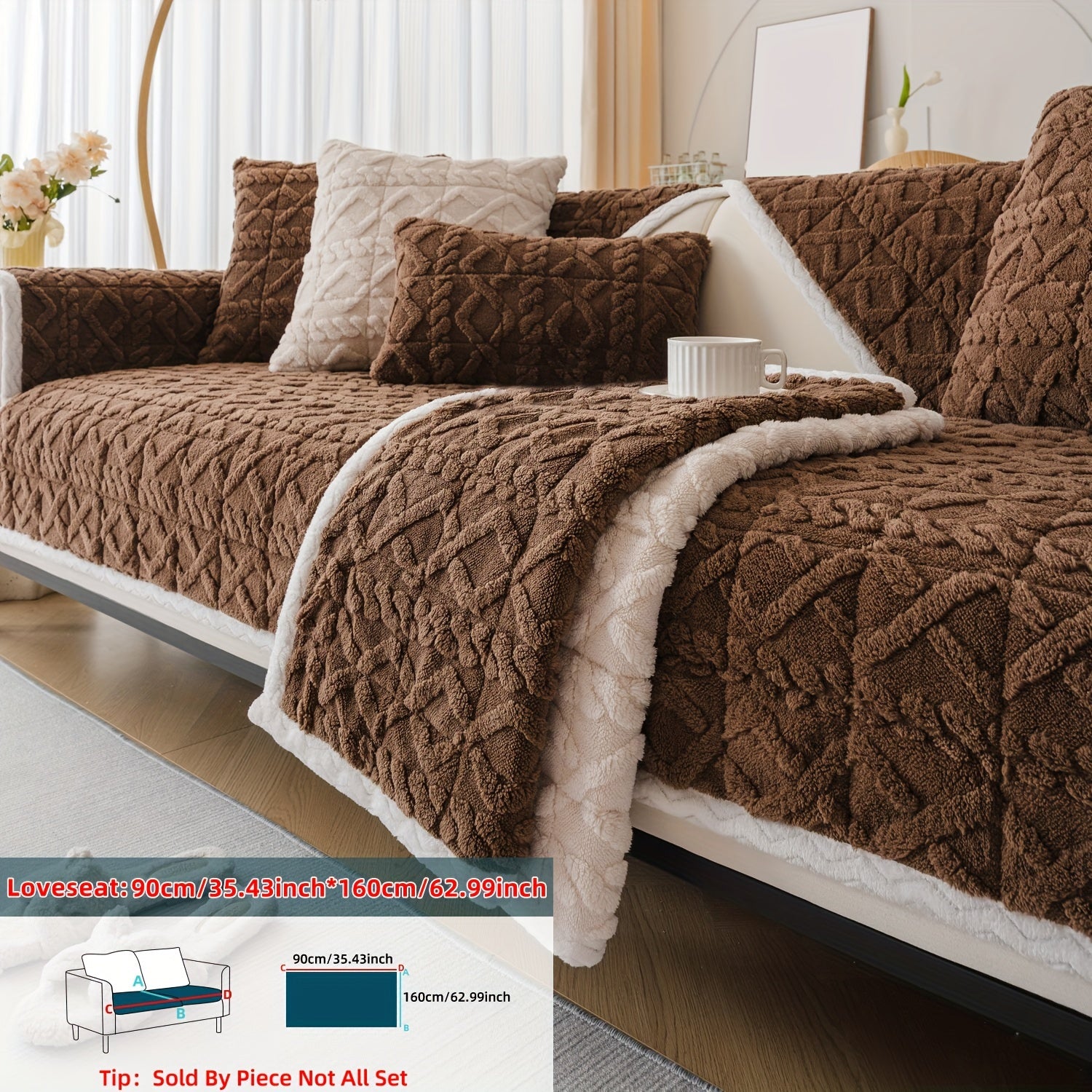 Qalin plush divan qoplamasi bohemian shik uslubida, uy hayvonlari uchun qulay va dog'larga chidamli. Mashinada yuvish mumkin va bitta to'rt o'rindiqli divanlar uchun bir nechta ranglarda mavjud.