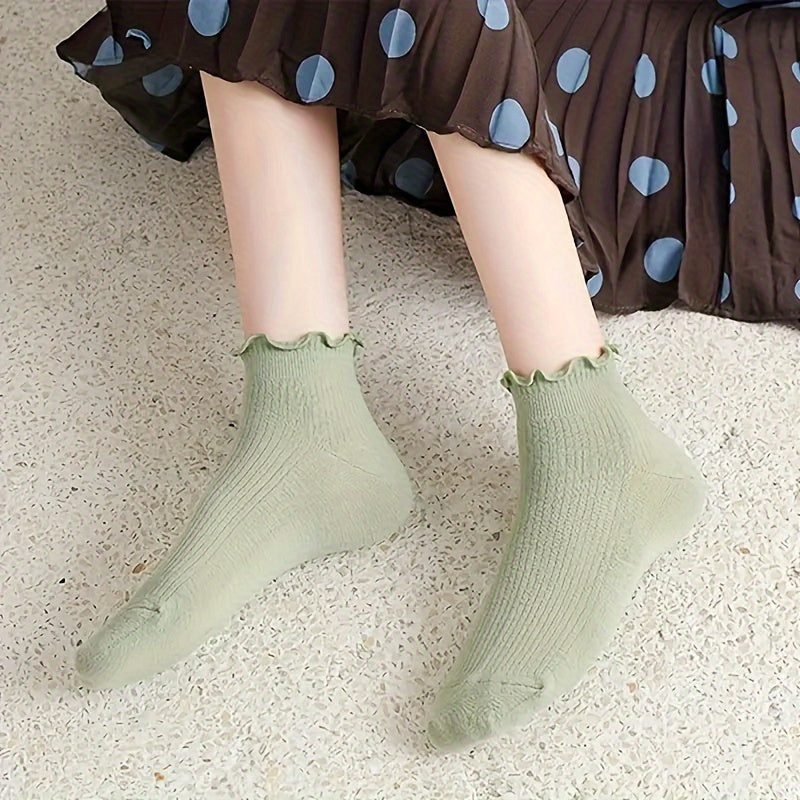 10 пар милых, удобных женских носок до щиколотки, изготовленных из 95% полиэстера и 5% эластана. Однотонная вязаная ткань, которую можно стирать в машине.