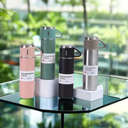 Botella de agua aislada de acero inoxidable 500ml a prueba de fugas con doble capa para acampar y ciclismo