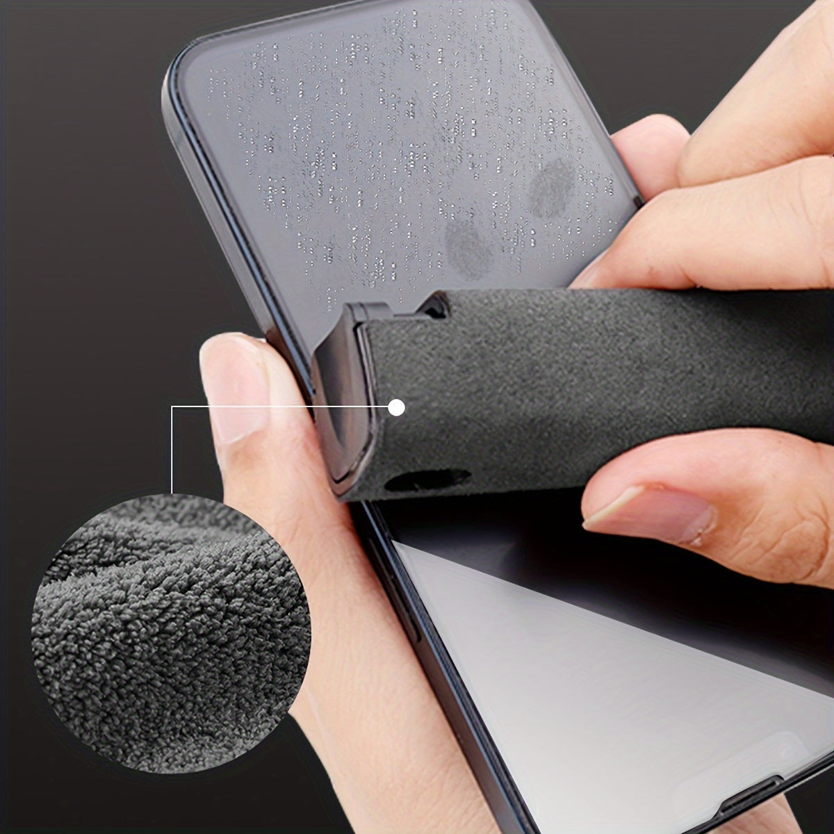 Портативный комплект для чистки экранов телефонов и компьютеров, включает в себя распылитель и инструмент для протирания, а также набор тряпок. Чистящее средство не включено.