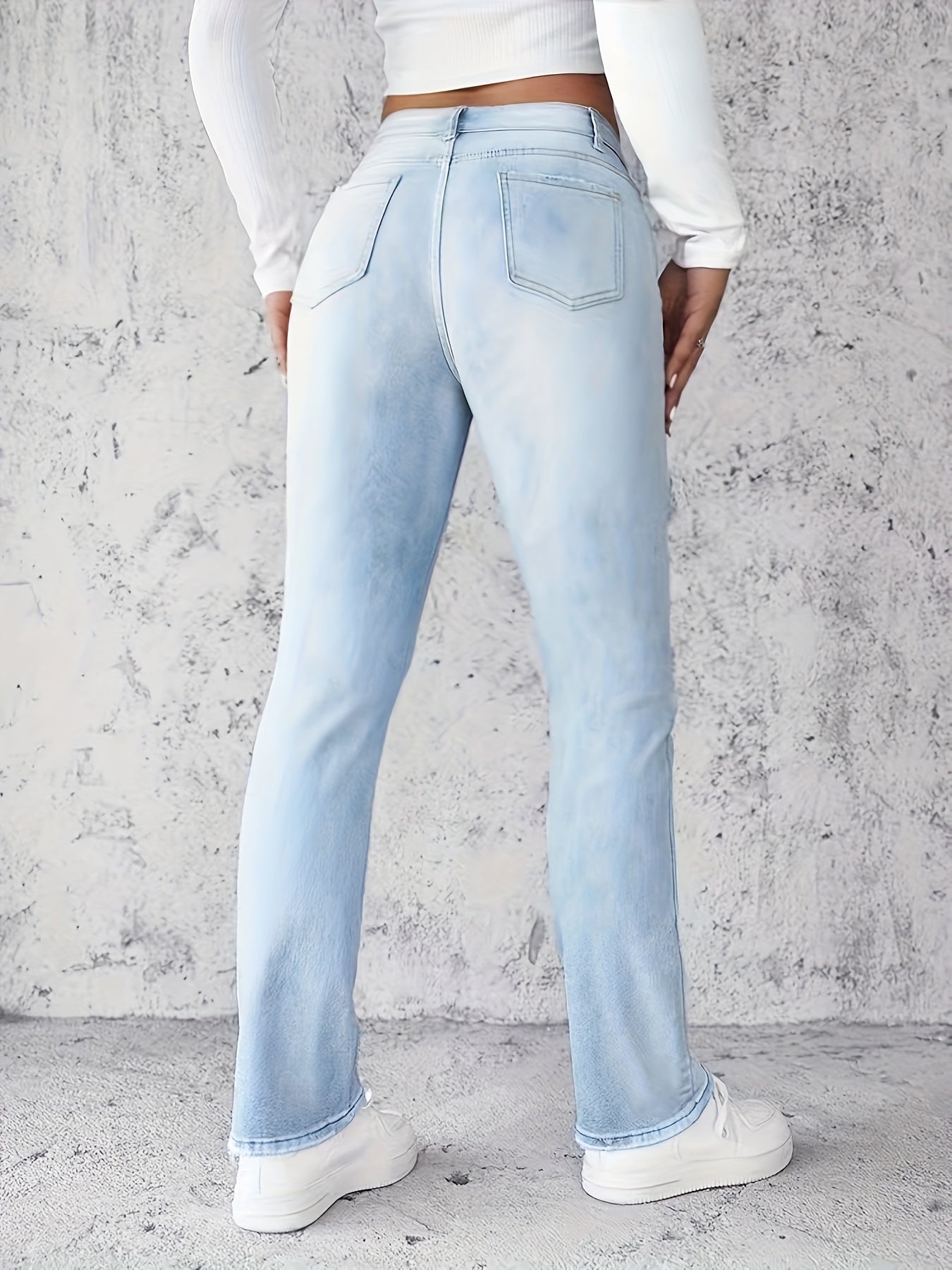 Women's Light Blue Distressed High-Waisted Straight Leg Jeans with Pockets
