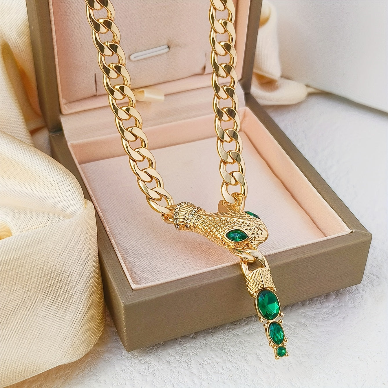 Women's Snake Pendant Necklace with Rhinestones Zinc Alloy Clavicle Chain