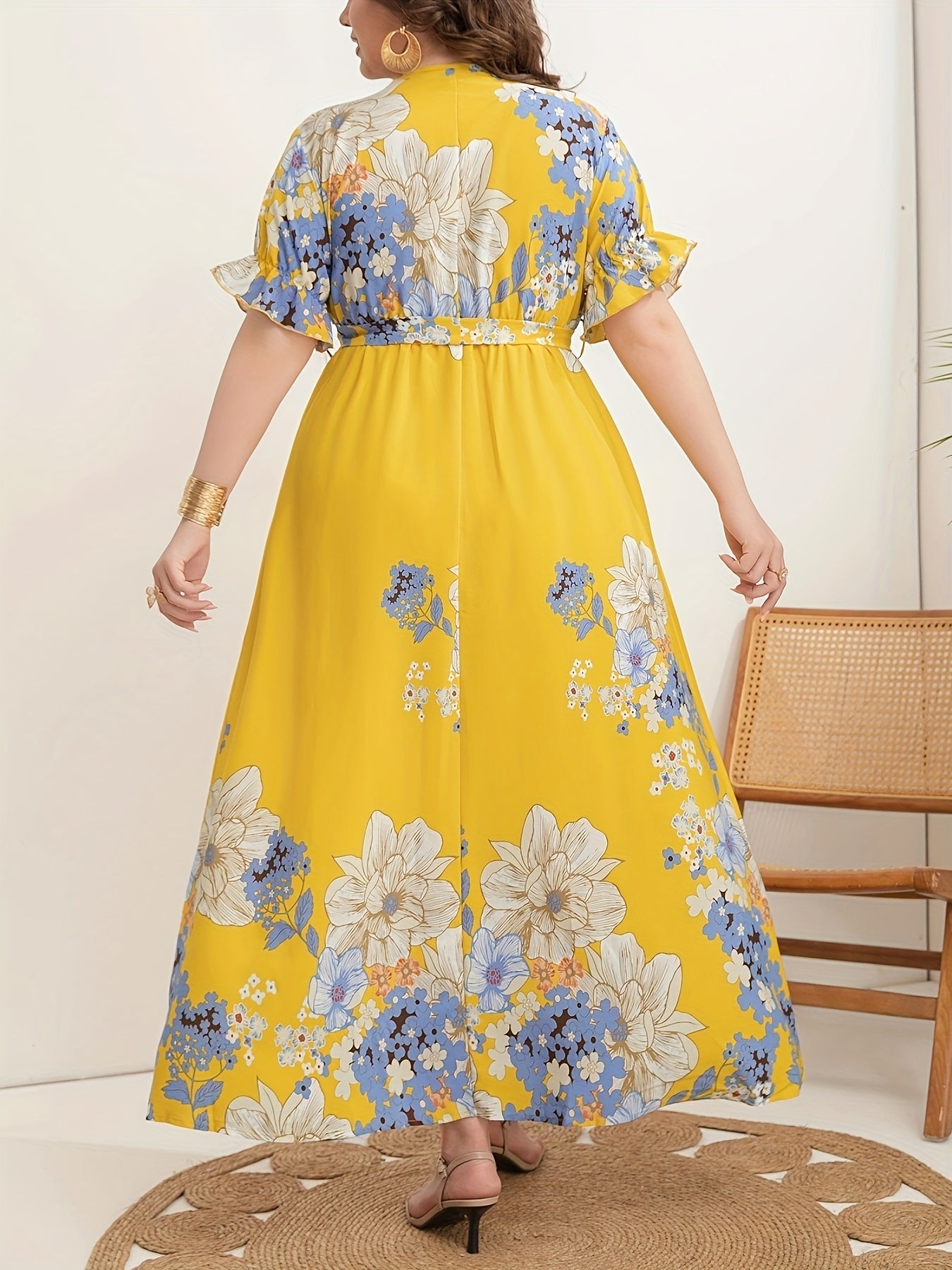 Ayollar uchun kattaroq o'lchamdagi V-yengli tunik kiyim polyester, barcha mavsumlar uchun chiziqli belbog'