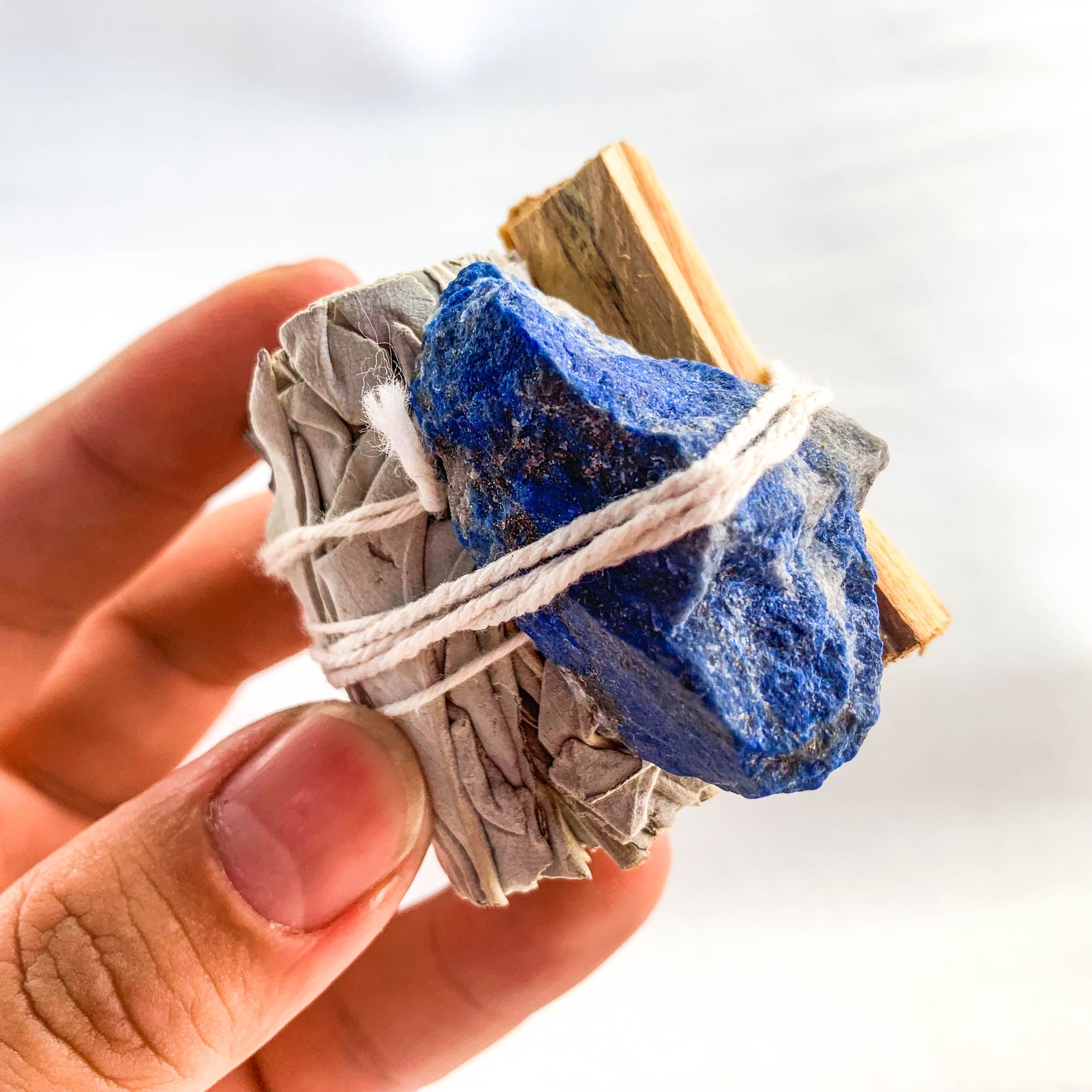 Conjunto de varita de limpieza energética de cristal de roca natural con varita de amatista, selenita y salvia blanca