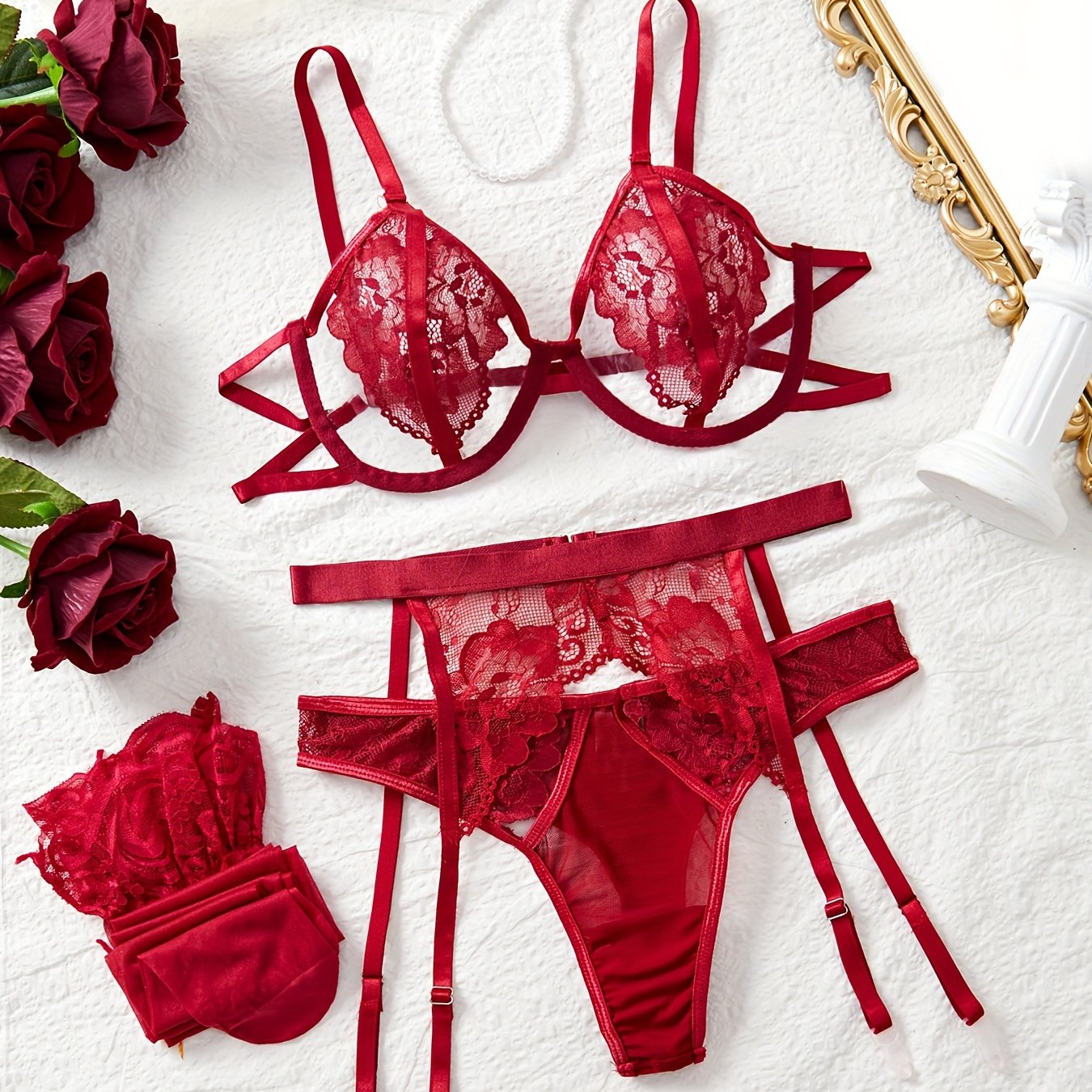 Yangi ayollar uchun sexy ichki kiyim to'plami - dantel ichki kiyim, garter belbog'i, ichki kiyim va po'lat halqali paypoqlar - 4 dona.