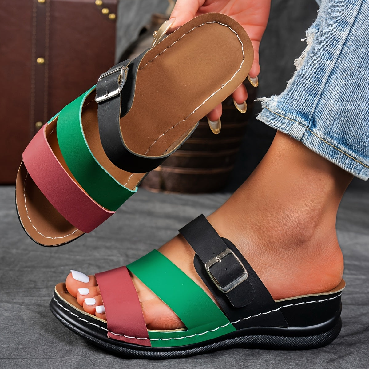 Ayollar yozgi yopiladigan qulay qumli poyabzal, qalin tagli ochiq barmoqli plyaj poyabzali