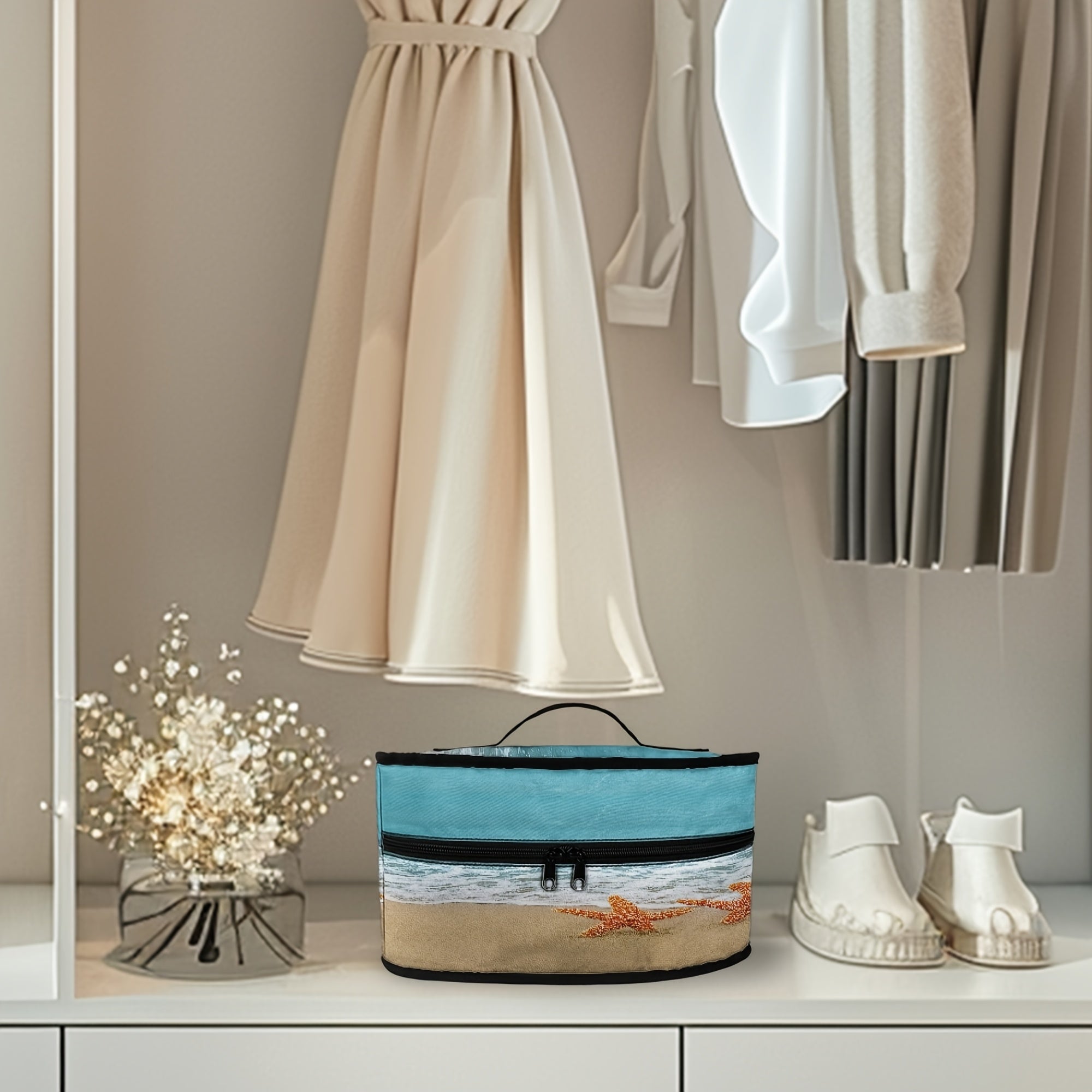 Sayohat yoki saqlash uchun mukammal, changdan himoyalangan, polyester materialdan yasalgan, yuqori tutqich va ikki zıppıqlı plyaj yulduzi naqshli portativ dazmol sumkasi