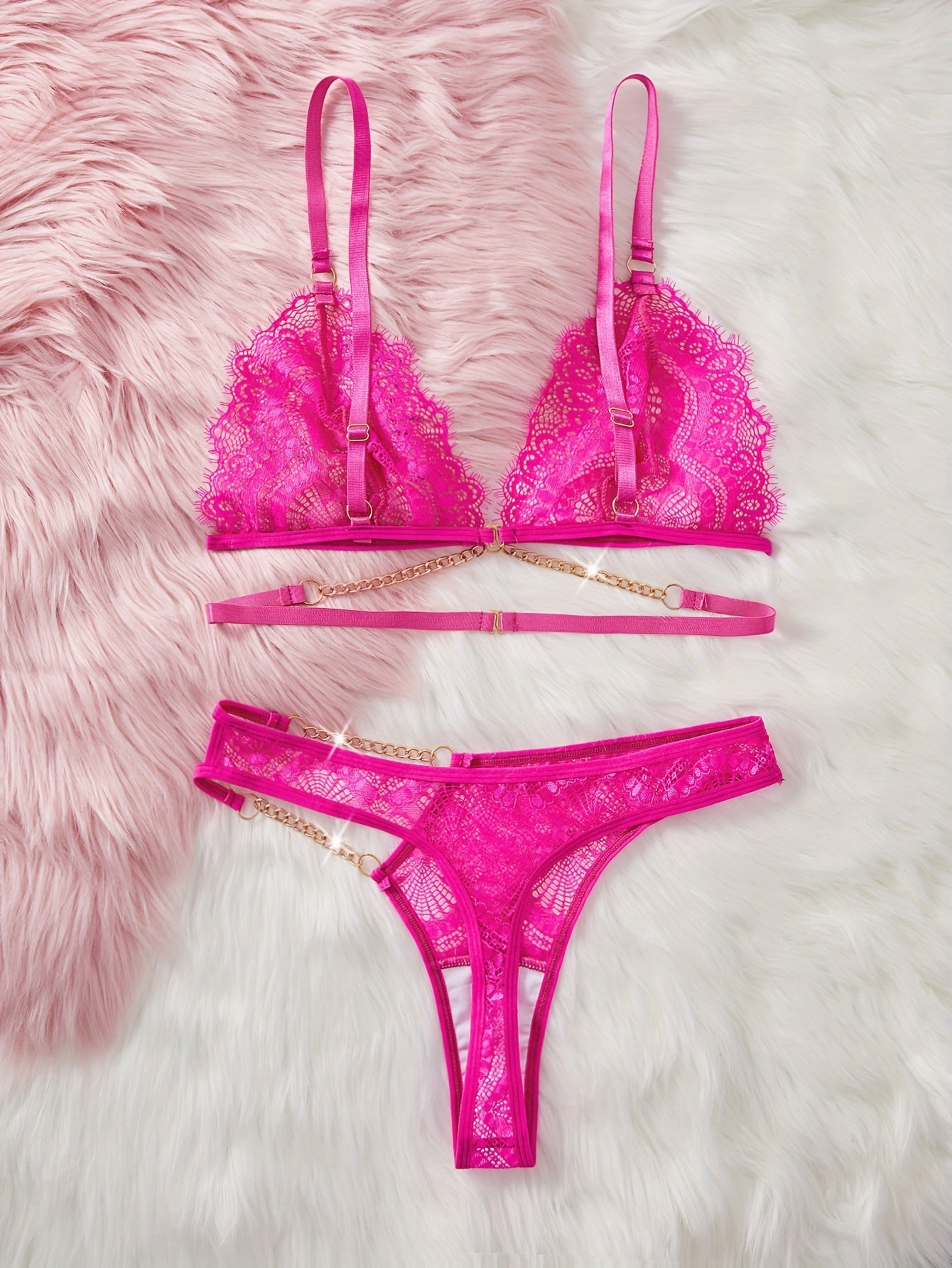 Ayollar uchun zanjir tafsilotlari bilan gullar to'quv ichki kiyim to'plami