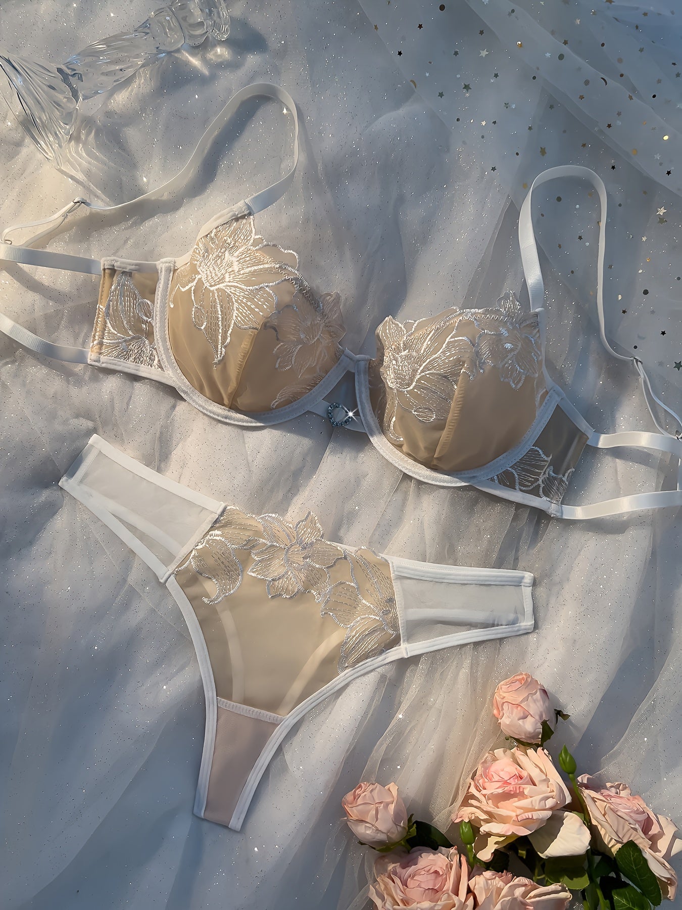 European and American Lingerie Set with Thin Fabric and Double-Layer Lace Embroidery for Valentine's Day