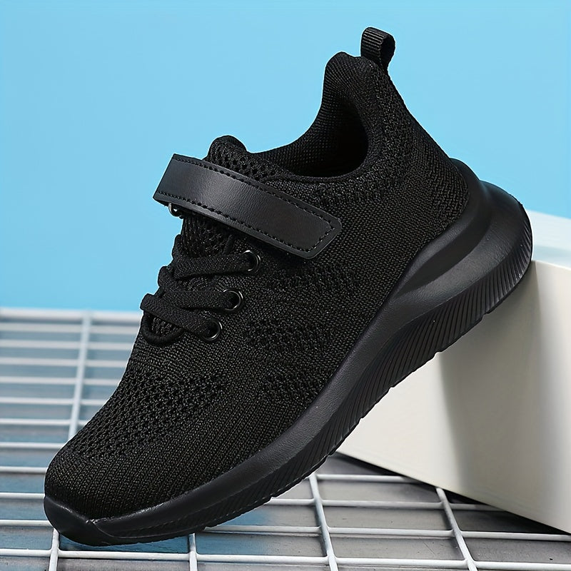 Bolalar uchun nafas oladigan yugurish poyabzallari, sirpanmaydigan qistirma bilan, kundalik kiyish va sport uchun mukammal, pushti rangda.