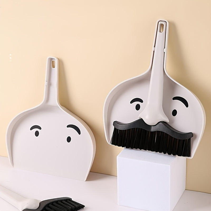 Sayohat, lager va sirtlar uchun portativ qo‘l bilan ishlatiladigan tozalash choʻpqi va choʻkma toʻplami