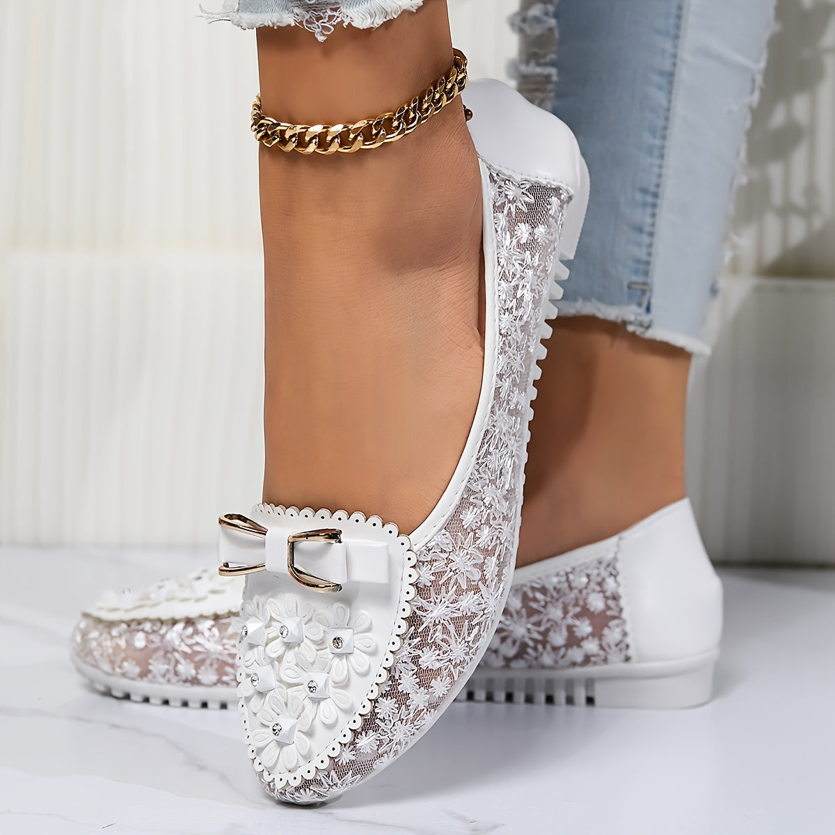 Ayollar uchun tarmoqli tekis poyabzal nafas oladigan yopiladigan kundalik sandallar